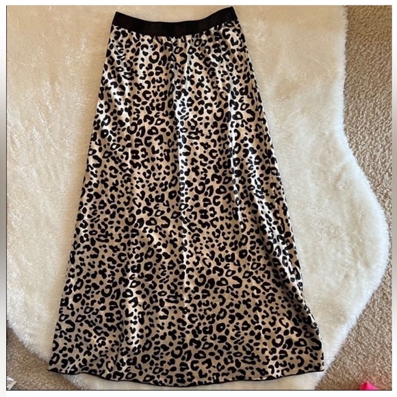 PINK Victoria's Secret Dresses & Skirts - Pink VS Collab Knit Riot Animal Print Satin Skirt